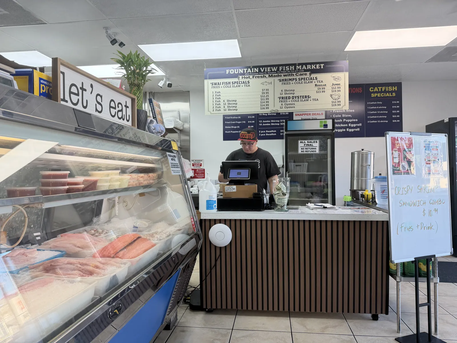 The fresh fish counter inside Fountain View Fish Market in Houston